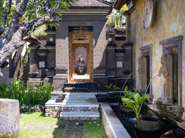 Villa Cemara - Temple and water feature